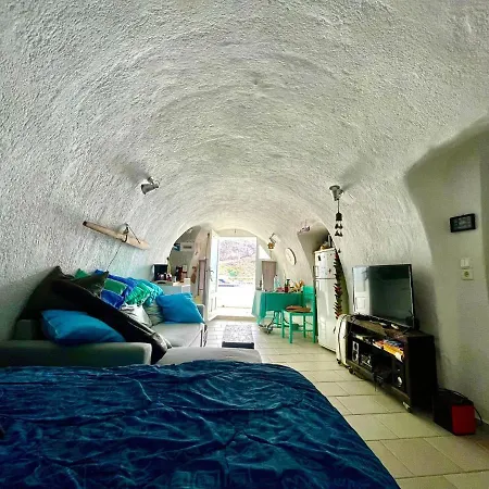 Mermaid Cave Old Port, Apartment