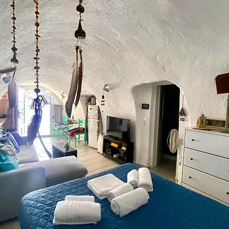 Апартаменты Mermaid Cave Old Port,